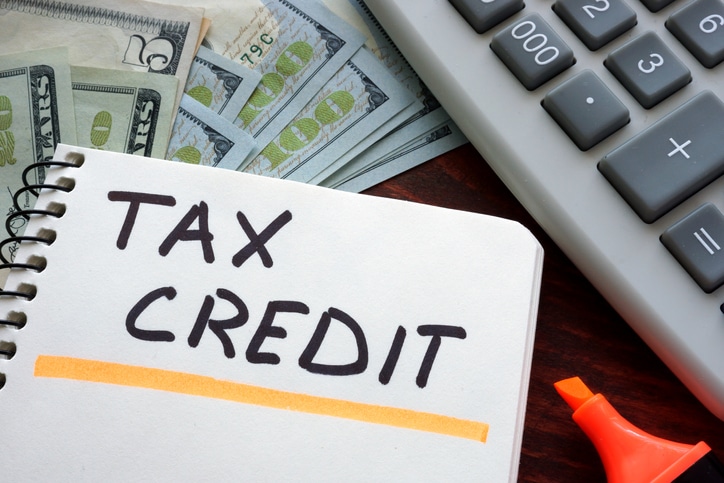 EV Tax Credit Header Image