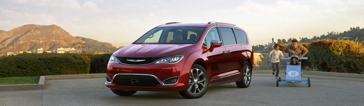 2020 Chrysler Pacifica - Mini Van What Kind of Car Should Buy?